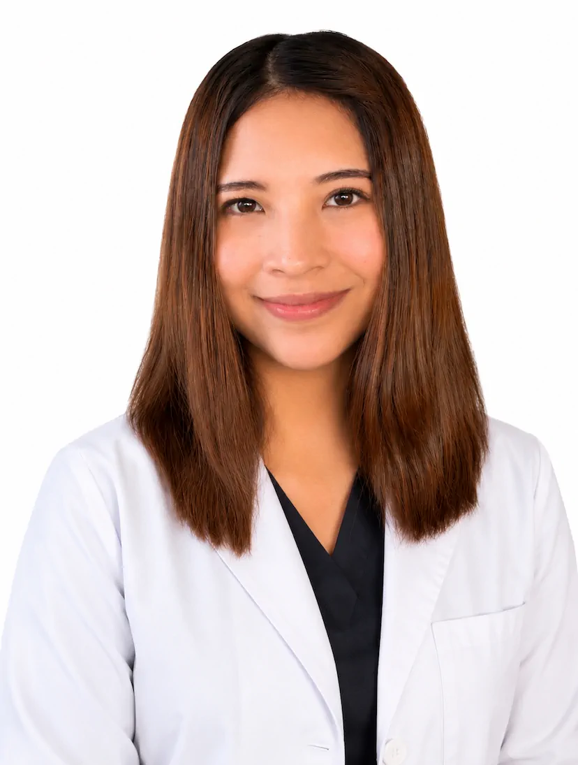 Dra. Karen Flores Guevara — Cirujana de Retina y Vítreo